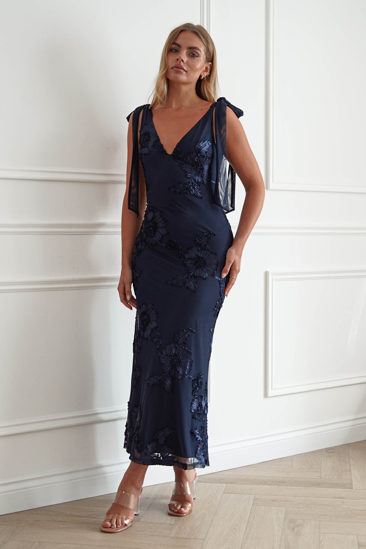 Oh Hello Clothing Women > Clothing > Dresses Cyra Floral Appliqué Maxi Dress | Navy