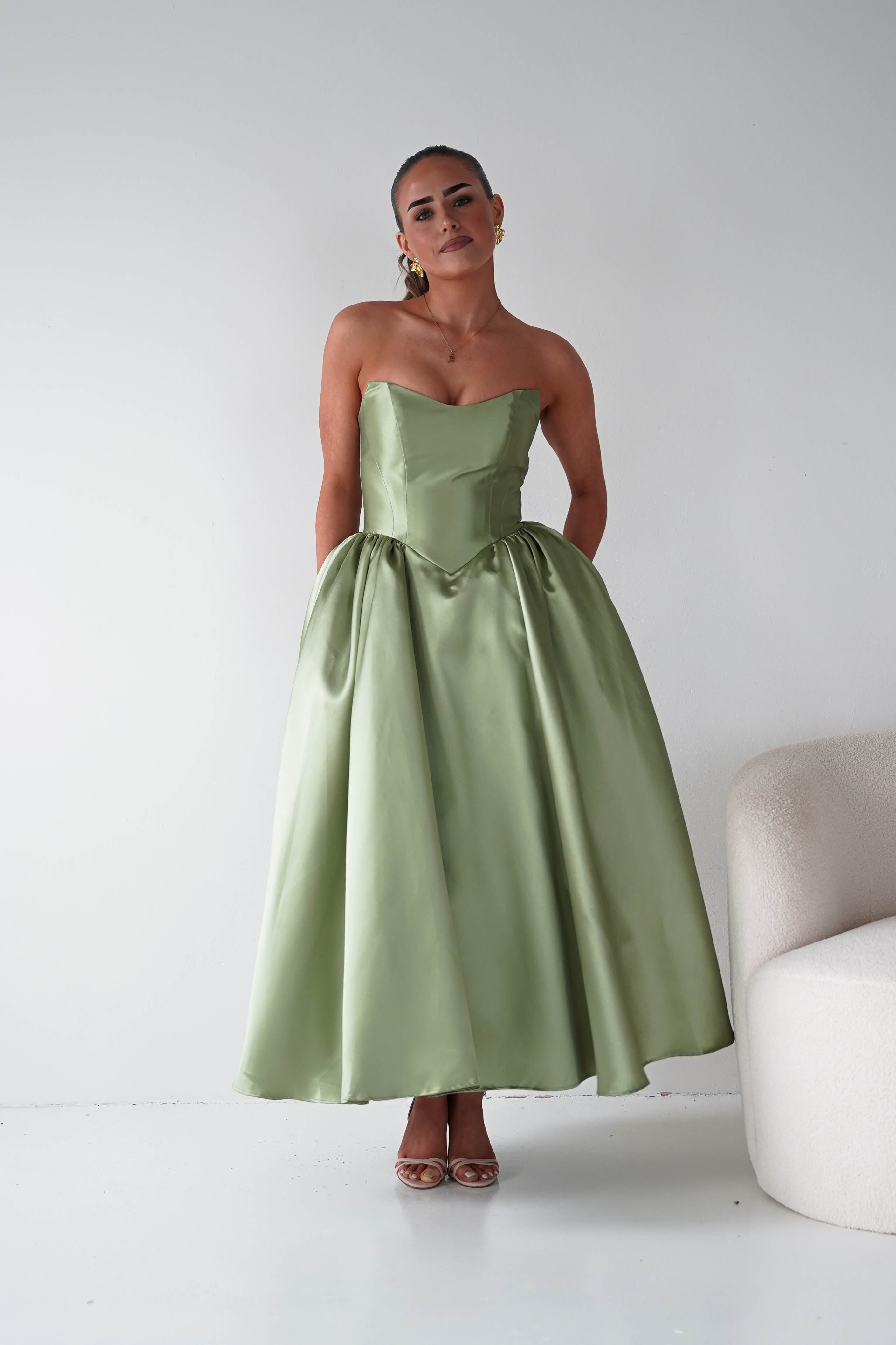 Oh Hello Clothing Women > Clothing > Dresses Phoebe Sweetheart Strapless Midi Dress | Sage