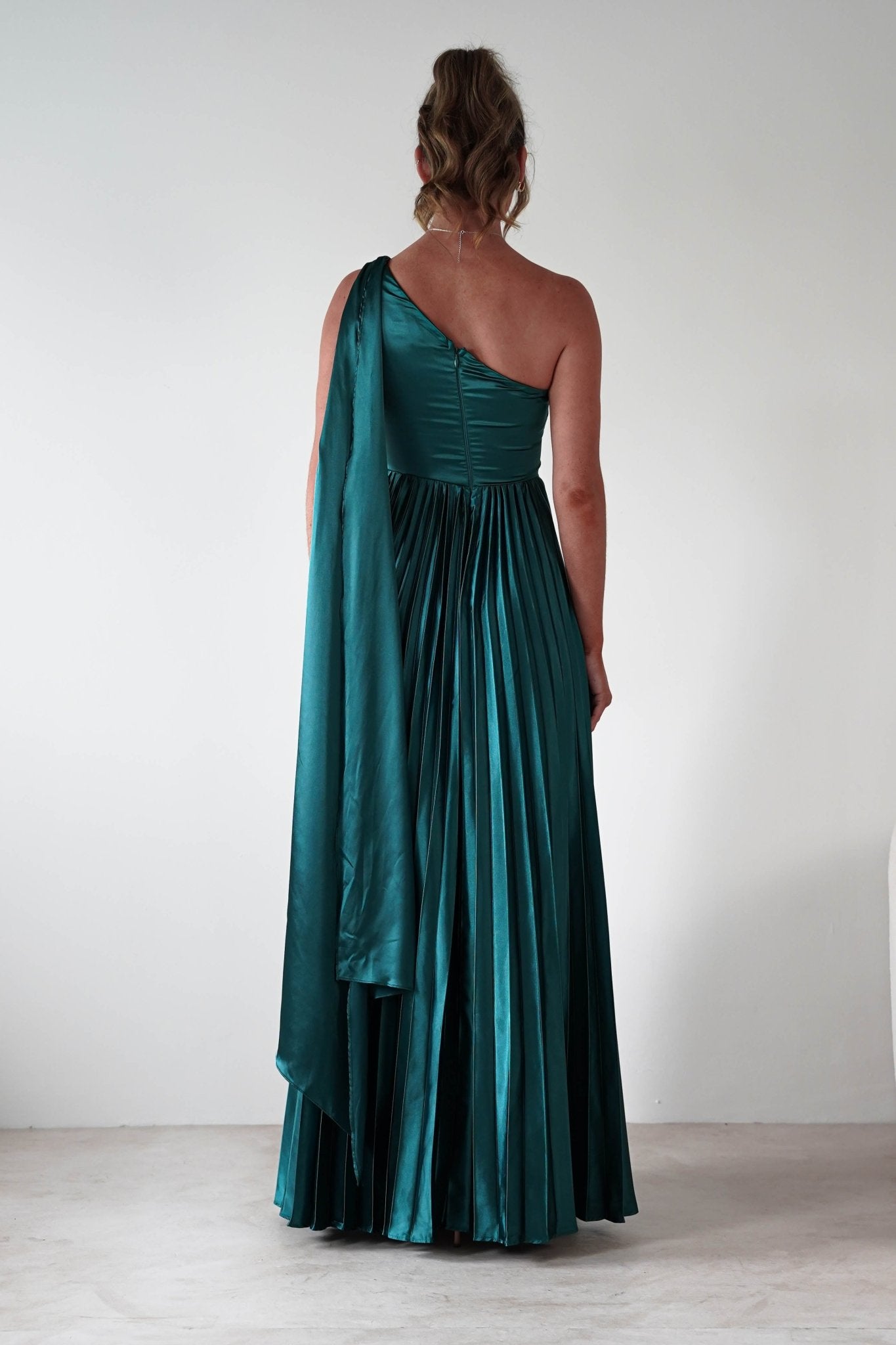 Jianna Peated Maxi Dress Emerald Green | Wedding Guest Dress | Maxi | Oh Hello Clothing