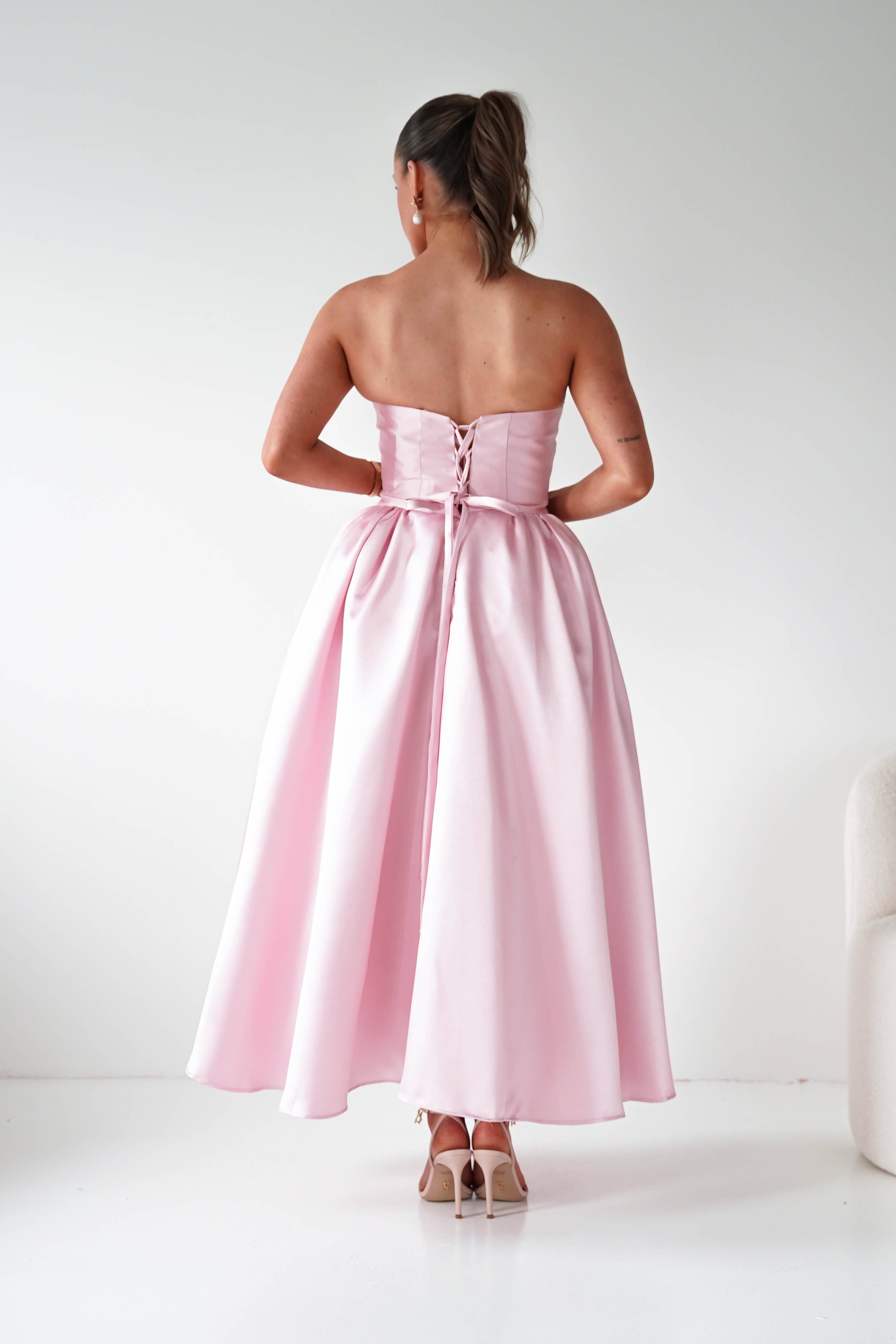 Oh Hello Clothing Women > Clothing > Dresses Phoebe Sweetheart Strapless Midi Dress | Pink