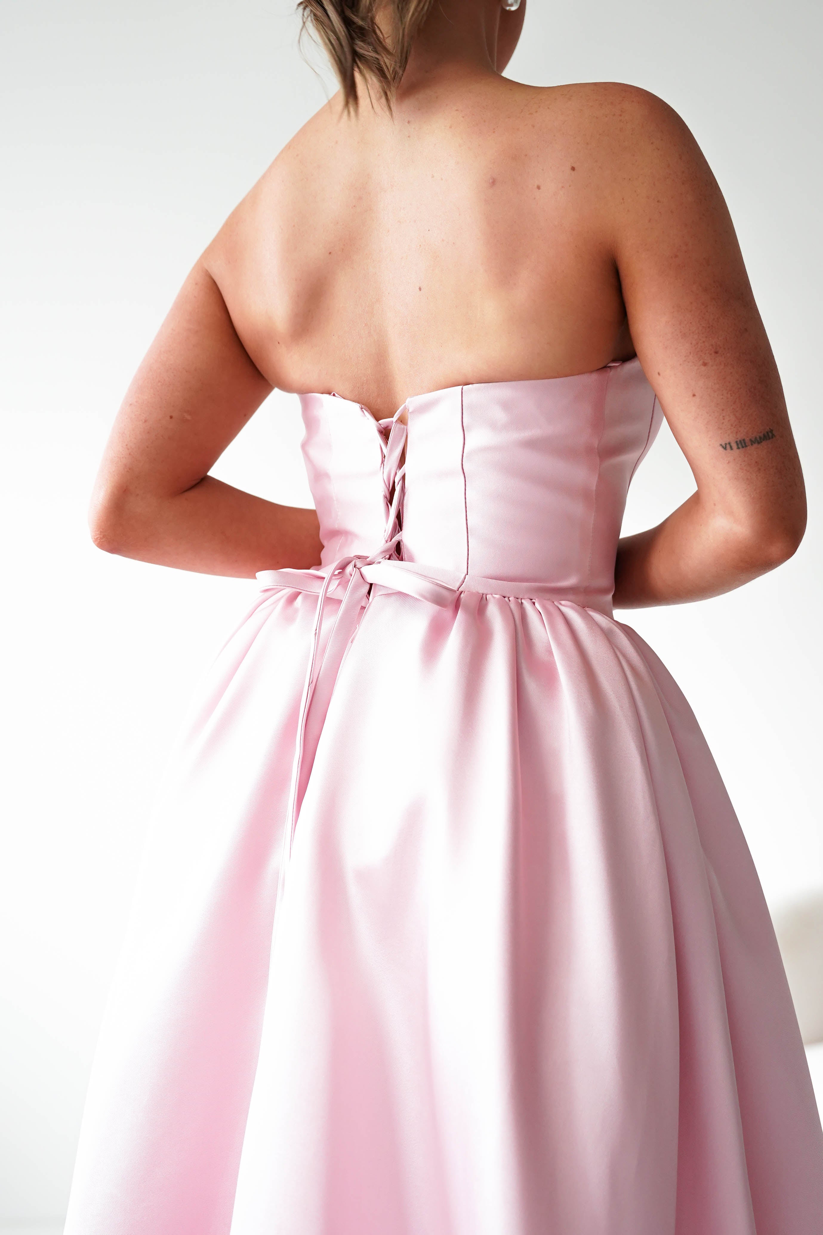 Oh Hello Clothing Women > Clothing > Dresses Phoebe Sweetheart Strapless Midi Dress | Pink