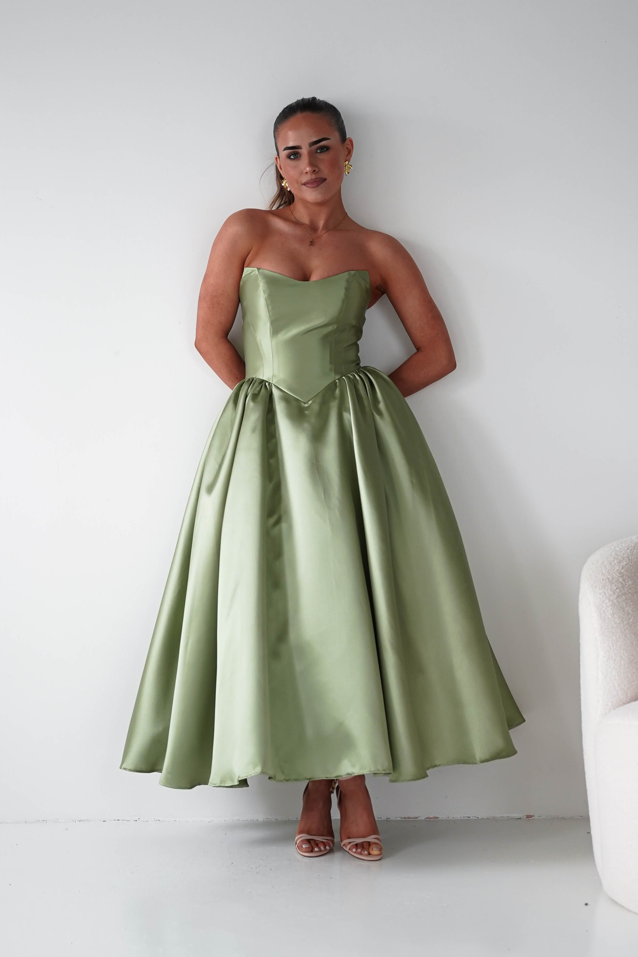 Oh Hello Clothing Women > Clothing > Dresses Phoebe Sweetheart Strapless Midi Dress | Sage
