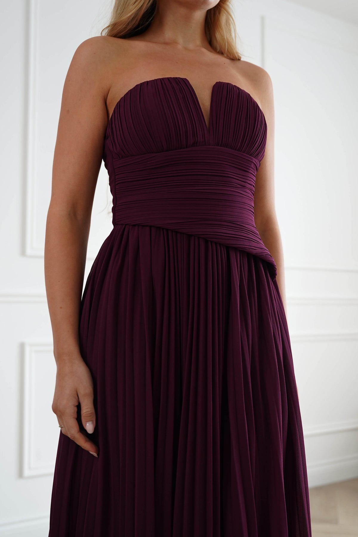 Oh Hello Clothing Women > Clothing > Dresses Porto Strapless Pleated Chiffon Maxi Dress | Wine